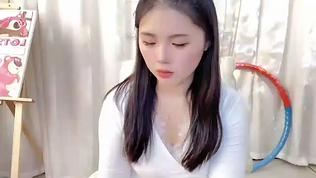 Snapshot of SU__SU chatting on 02.05.25 SU SU online show from 02.05.25