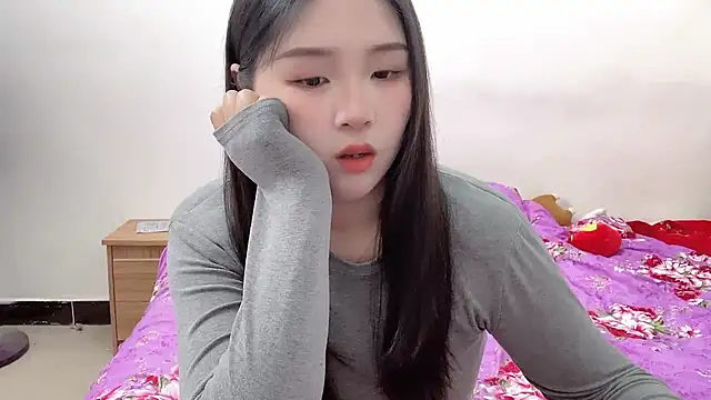 Snapshot of SU__SU chatting on 03.23.25 SU SU online show from 03.23.25