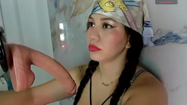 Snapshot of hade_cute chatting on 09.30.25 hade cute online show from 09.30.25