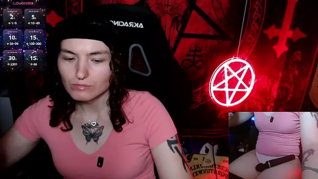 BrandiWRLD 999 online show from 10.17.25