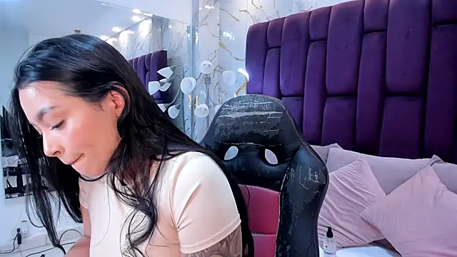 Snapshot of emma_carterr1 chatting on 06.29.26 emma carterr1 online show from 06.29.26