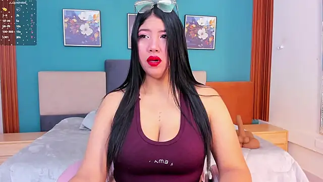 Snapshot of estrella_bigboobs14 chatting on 07.03.26 estrella bigboobs14 online show from 07.03.26