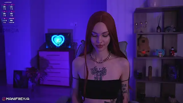 Snapshot of ManiFreyja chatting on 12.16.24 ManiFreyja online show from 12.16.24