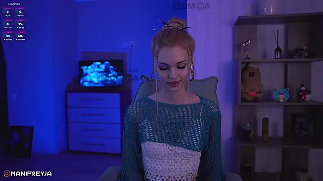 Snapshot of ManiFreyja chatting on 12.18.24 ManiFreyja online show from 12.18.24