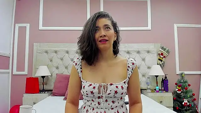 Snapshot of adarussell chatting on 12.09.24 adarussell online show from 12.09.24