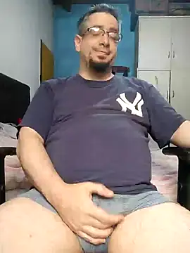 Snapshot of MrBig_2024 chatting on 12.21.24 MrBig 2024 online show from 12.21.24