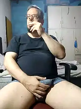 Snapshot of MrBig_2024 chatting on 02.04.25 MrBig 2024 online show from 02.04.25