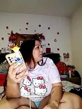 kittymorenita26 online show from 12.25.24