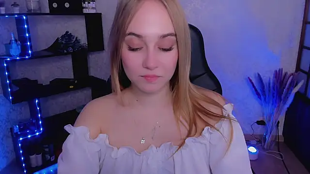 LianaBright online show from 01.26.25