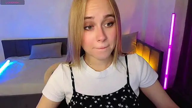 LianaBright online show from 09.18.25