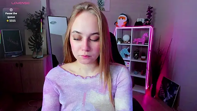 LianaBright online show from 02.12.26