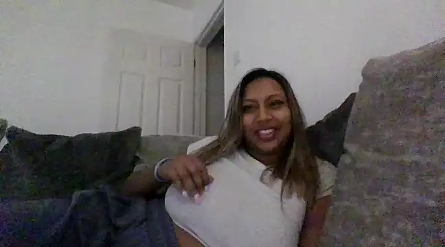 Snapshot of TEMPTING-TAMMY chatting on 01.05.25 TEMPTING-TAMMY online show from 01.05.25