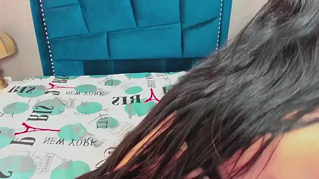 Snapshot of MaiteFlores chatting on 02.04.26 MaiteFlores online show from 02.04.26