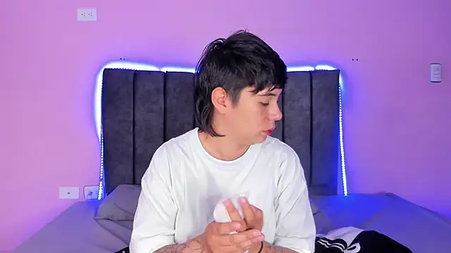 AbbySmiitth  online show from 02.13.25