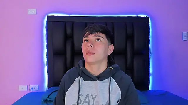 AbbySmiitth  online show from 02.24.25