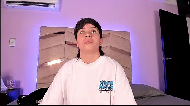 AbbySmiitth  online show from 03.22.25