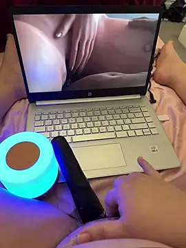 yourcutesarah online show from 10.24.25