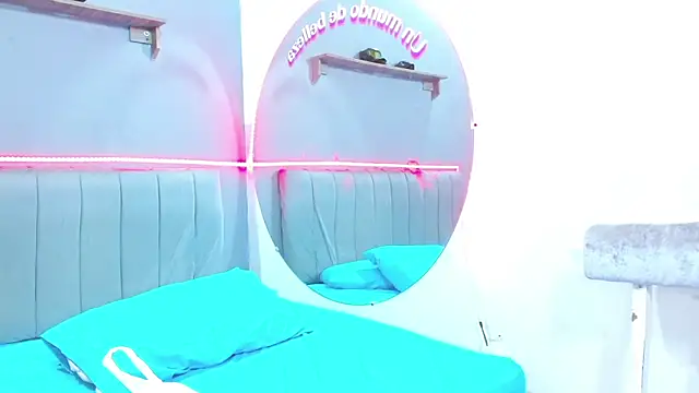 Snapshot of minimi_naty chatting on 12.21.24 minimi naty online show from 12.21.24