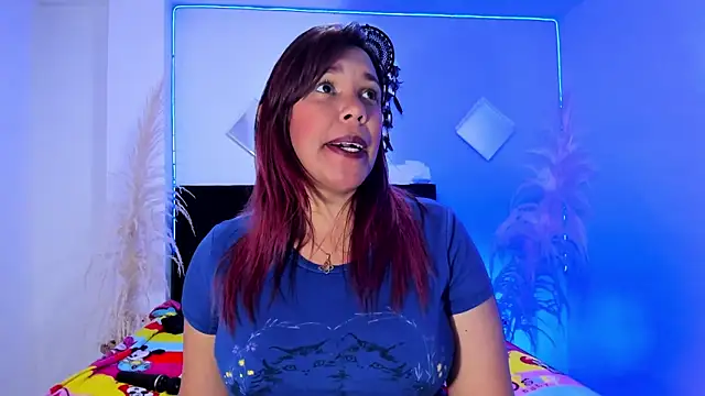 Hannahoney  online show from 01.24.25