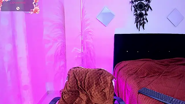 Hannahoney  online show from 03.04.25