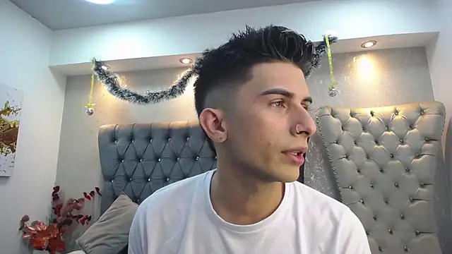 Snapshot of MrWilliseo chatting on 12.23.24 MrWilliseo online show from 12.23.24