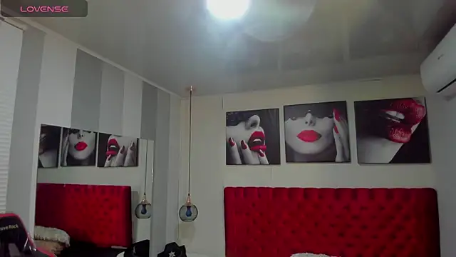 Snapshot of KENDER21_ chatting on 02.12.25 KENDER21 online show from 02.12.25