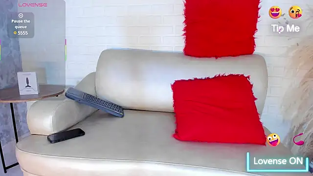 Snapshot of KENDER21_ chatting on 02.25.25 KENDER21 online show from 02.25.25