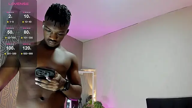 Snapshot of KENDER21_ chatting on 03.19.25 KENDER21 online show from 03.19.25