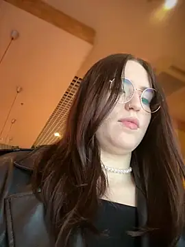 meow girl online show from 12.21.25