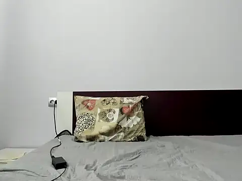 Snapshot of ElektraShine29 chatting on 05.08.26 ElektraShine29 online show from 05.08.26