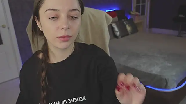 DinaCandy online show from 02.17.25