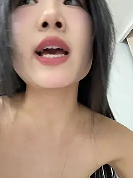 Snapshot of xyebobs chatting on 01.01.25 xyebobs online show from 01.01.25