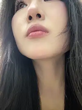 Snapshot of xyebobs chatting on 09.18.25 xyebobs online show from 09.18.25