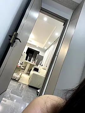 Snapshot of xyebobs chatting on 10.28.25 xyebobs online show from 10.28.25