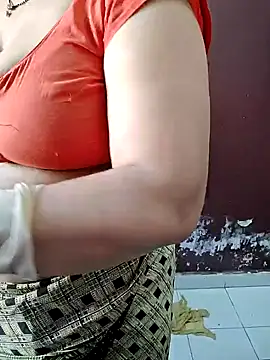 milf-kaira online show from 12.31.24