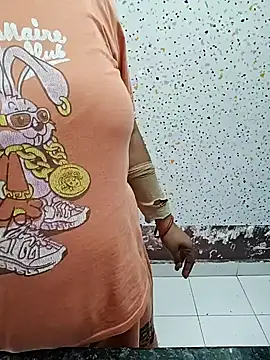 milf-kaira online show from 01.15.25