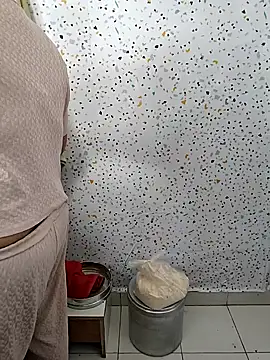 milf-kaira online show from 01.23.25