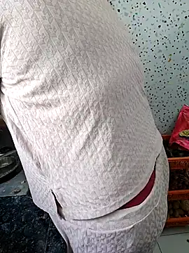 milf-kaira online show from 03.10.25