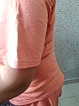 milf-kaira online show from 03.18.25