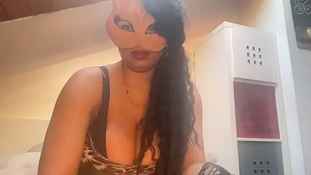 SCARLET-SANTANA online show from 02.18.25