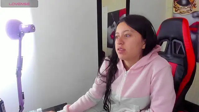 zoe connor19 online show from 12.03.25