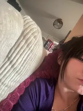 Snapshot of Petite_moi chatting on 05.11.26 Petite moi online show from 05.11.26