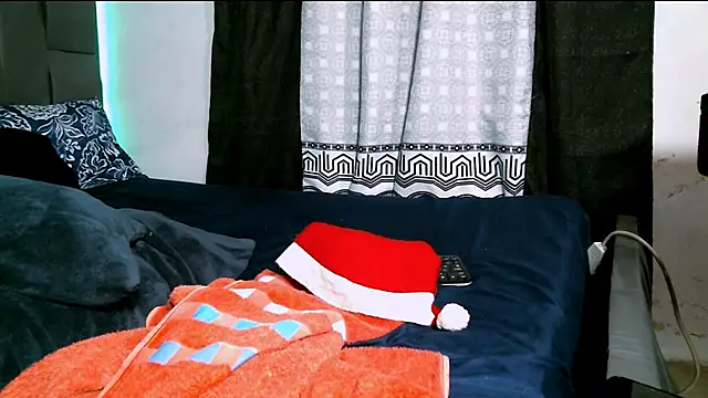 Snapshot of beautiful_james chatting on 01.02.25 beautiful james online show from 01.02.25