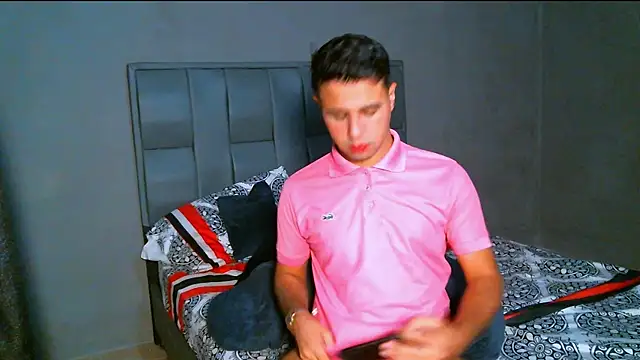 Snapshot of beautiful_james chatting on 01.27.25 beautiful james online show from 01.27.25