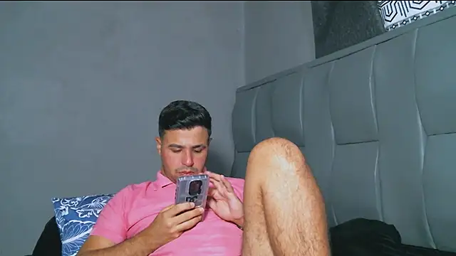 Snapshot of beautiful_james chatting on 02.18.25 beautiful james online show from 02.18.25