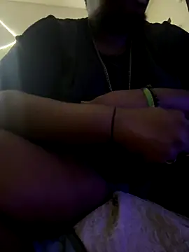 Snapshot of BigBossaNova69 chatting on 11.04.25 BigBossaNova69 online show from 11.04.25