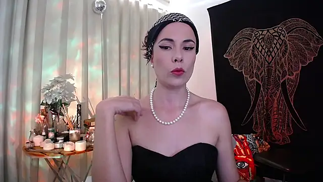 Snapshot of AmaRiv chatting on 12.22.24 AmaRiv online show from 12.22.24