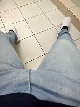 Snapshot of gatmoreno1 chatting on 09.08.25 gatmoreno1 online show from 09.08.25