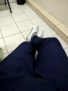 Snapshot of gatmoreno1 chatting on 10.07.25 gatmoreno1 online show from 10.07.25