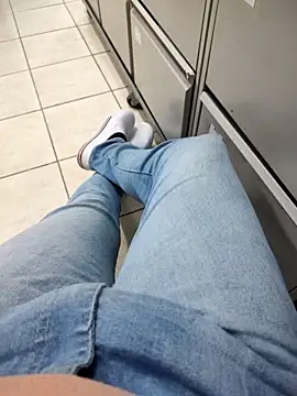 Snapshot of gatmoreno1 chatting on 10.11.25 gatmoreno1 online show from 10.11.25